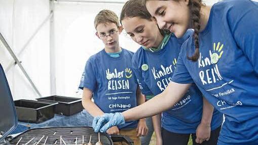 Leckeres vom Grill gab es im Feriencamp auch. Fotos: Deutsche Klassenlotterie