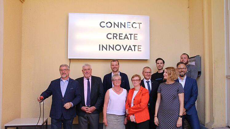 Der fertige Slogan lautet "Connect, create, innovate": Ohne Englisch geht es nicht. Foto: Simone Bastian