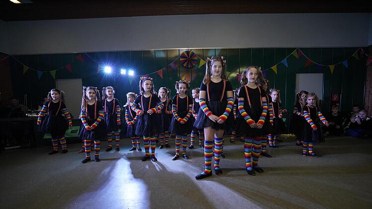 Die "Showkids" mit "Manege frei" Foto: Gerhard Hoch