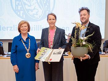 Neue &Auml;ra f&uuml;r Hof beginnt: B&uuml;rgermeisterin Eva D&ouml;hla verabschiedet