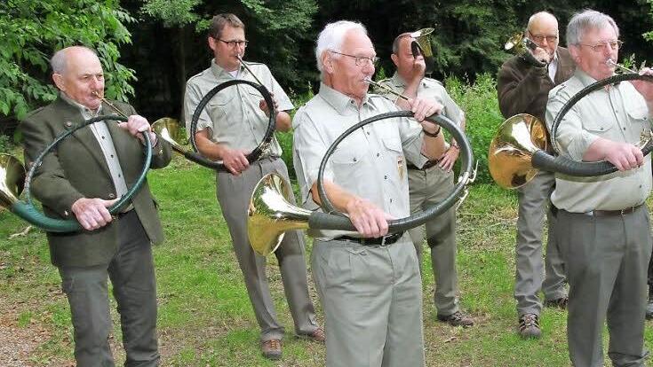 Die Jagdhornbläser eröffneten die Diskussionsrunde musikalisch. Foto: Matthias Erlwein