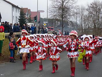 Ein Faschingsumzug ohne Gardetanz wäre möglich - aber sinnlos. Fotos: Pauline Lindner