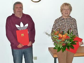 Für jahrzehntelange Treue hat der SPD-Ortsverein Untersteinach bei der Hauptversammlung Mitglieder geehrt. Unser Bild zeigt (von links) stellvertretenden Vorsitzenden Stefan Schieber, Volker Rauh, Carmen Krasser (beide 50 Jahre dabei) sowie die neue Vorsitzende Cornelia Wehner.