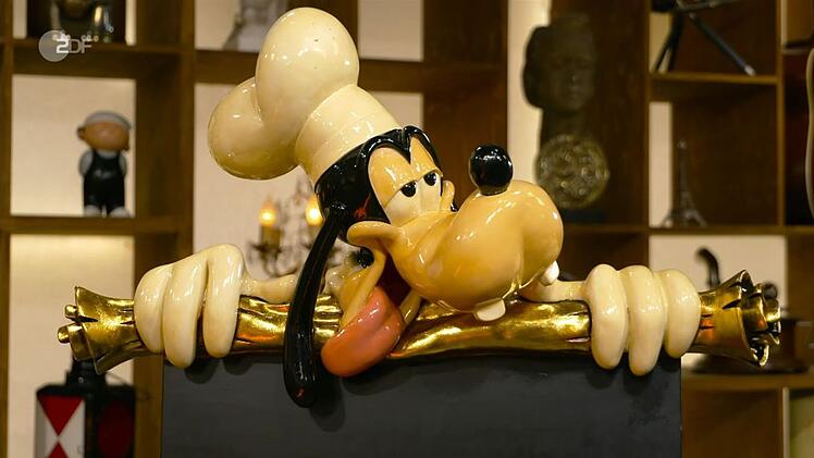 Bis zu 200 Euro sei die Tafel wert, so die "Bares für Rares"-Expertin.