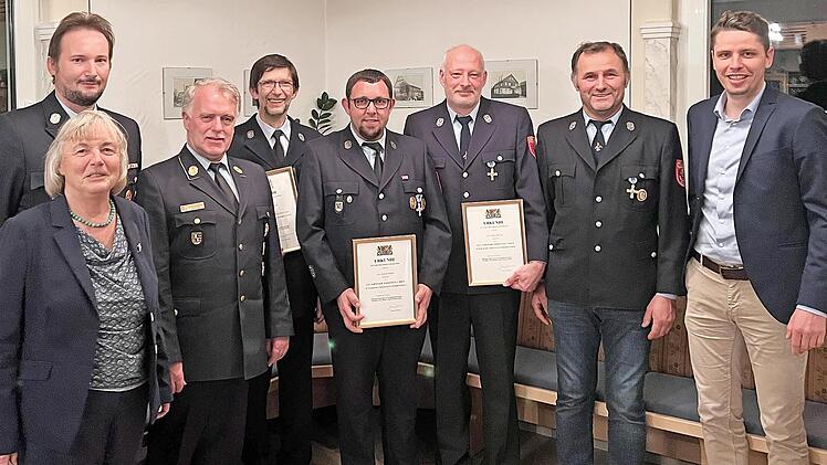 Martin Renner und Reiner Knoch wurden f&uuml;r 40 Jahre, Sascha Schulz f&uuml;r 25 Jahre Dienstzeit geehrt.