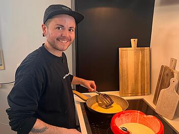 Bei Veganer Robin (27) gibt's pflanzliche Pfannkuchen.