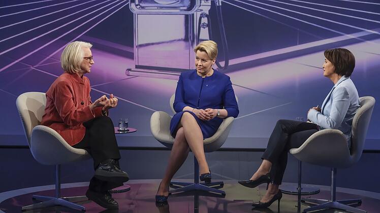 Bei Sandra Maischberger (rechts) diskutierten Monika Schnitzer und Franziska Giffey &uuml;ber die Entlastungsma&szlig;nahmen der Bundesregierung.
