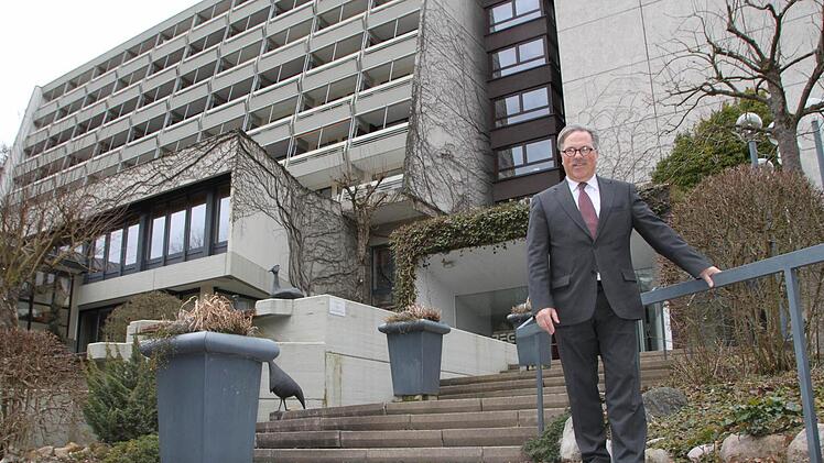 Acht Stockwerke, 120 Betten: Direktor Joachim Hunger leitet seit 1994 das Regena Gesundheits-Resort und Spa im Staatsbad Bad Brückenau. Foto: Ulrike Müller