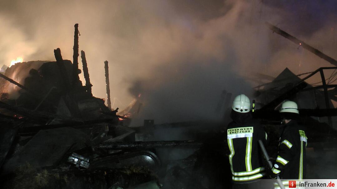 Hoher Sachschaden bei Scheunenbrand in Knetzgau