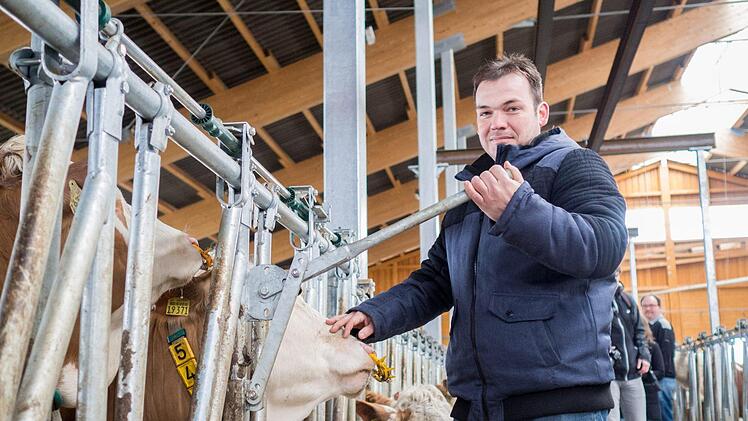 Jürgen Dressel in seinem neu gebauten Stall. Foto: Marian Hamacher