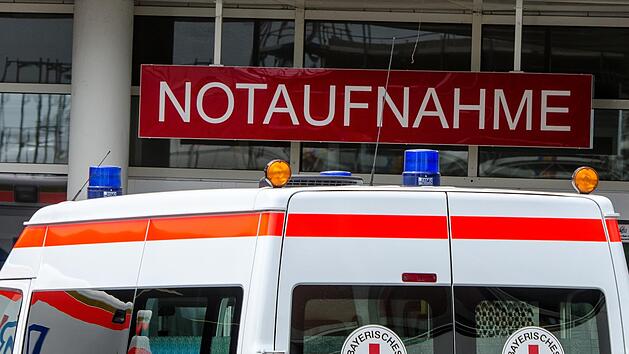 Schwerer Unfall an einem Krankenhaus in Friedrichshafen