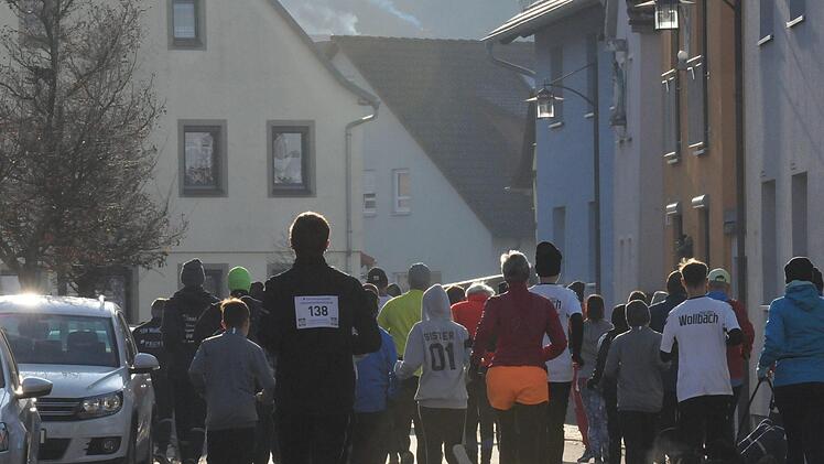 mpressionen vom Fuschter Silvesterlauf. Fotos: ssp
