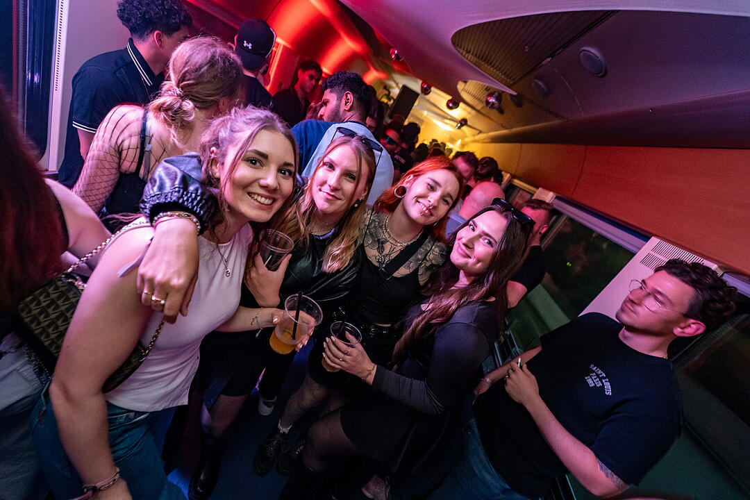 Die beste Party im Zug!