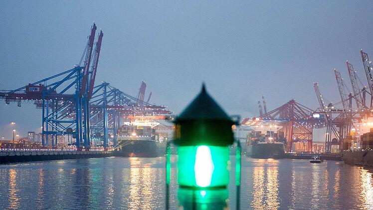 Blick auf den Hambuger Hafen. Foto:Daniel Reinhardt/dpa