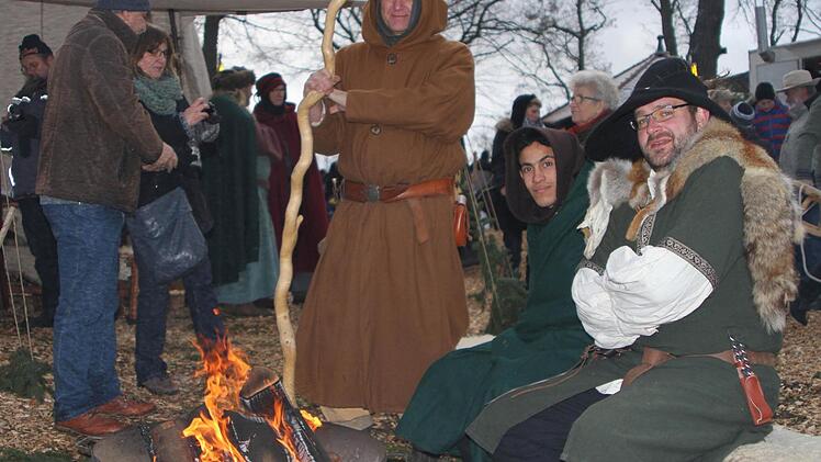 Das "Freie Burgvolk" aus Königsberg am Lagerfeuer
