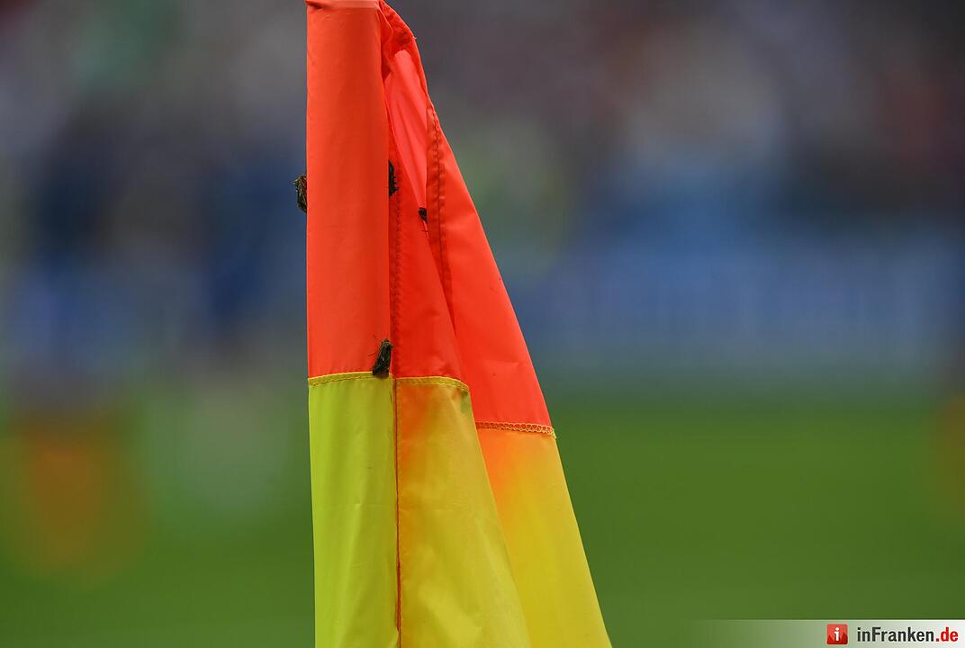 Motten beim EM-Finalspiel in Paris