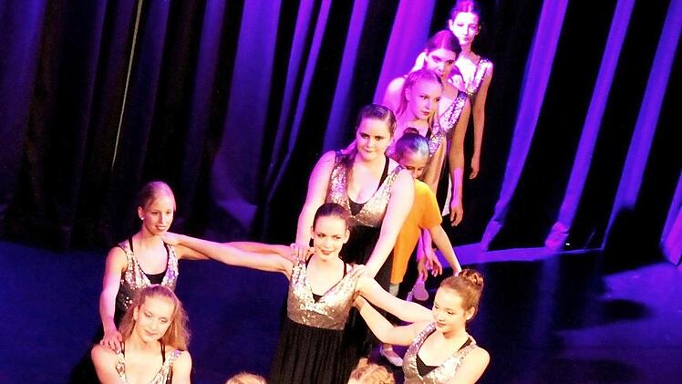 Attraktive Choreografien begeisterten das Publikum. Fotos: Johanna Blum