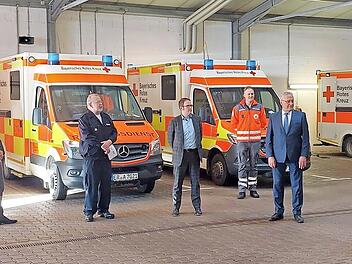 Innenminister Joachim Herrmann besuchte die Erlanger Rotkreuzler im vergangenen Jahr und dankte für den Einsatz bei der Bekämpfung der Corona-Pandemie.