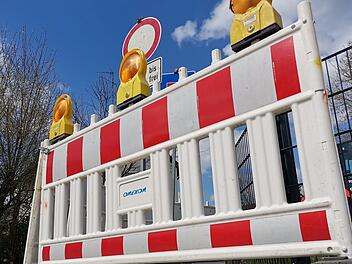 Abtswind: Böschung gebrochen - Kreisstraße zwischen Weingut und Friedrichsberg gesperrt Abtswind: Böschung gebrochen - Kreisstraße zwischen Weingut und Friedrichsberg gesperrt