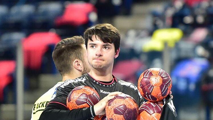 Alles im Griff: Benedikt Kellner vom HC Erlangen kann nicht nur mit einem Handball gut umgehen. Zink