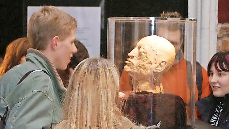 Vor allem auch f&uuml;r Sch&uuml;ler wurde die Ausstellung konzipiert.