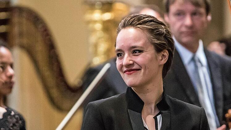 Gefeierte Solistin war die Sopranistin Hanna HerfurtnerFoto: Jochen Berger