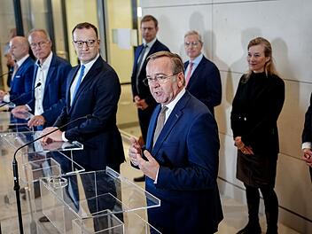 Grundsatzeinigung im Streit um Wehrdienst-Reform