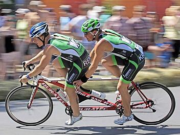 Erstmals gingen Tandems mit einem sehbehinderten und einem nichtbehinderten Sportler an den Start. Fotos: Klaus Gagel