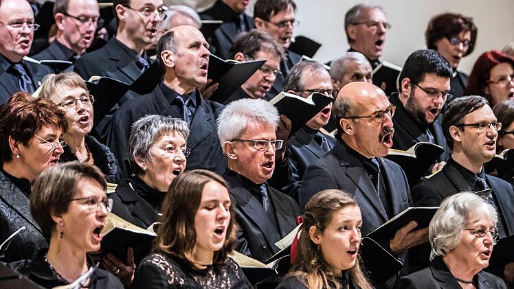 Der Coburger Bachchor und das Main-Barockorchester Frankfurt beeindruckten bei der Aufführung des Weihnachts-Oratorium in St. Moriz. Foto: Jochen Berger