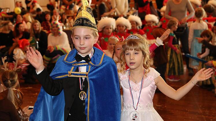 Das Kinderprinzenpaar der Coburger Narrhalla, Lenni I und Lucy I. Foto: Wolfgang Desombre