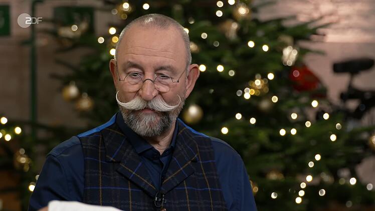 "Ja irre", zeigte sich auch der Gastgeber von der ledergebundenen Antiquität überwältigt.