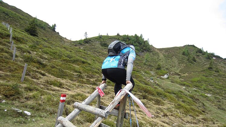 Auch andere Hindernisse neben Wurzeln und Steinen m&uuml;ssen beim Mountainman &uuml;berwunden werden.