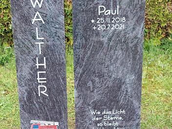 Pauls Grabstein auf dem Ludwigschorgaster Friedhof