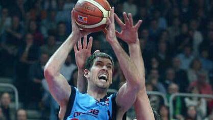 Chris Ensminger: "Mr Rebound" war als Kapitän eine der Stützen der Mannschaft. Insgesamt blieb er sieben Jahre in Bamberg und feierte zwei Meisterschaften. Nach weiteren BBL-Stationen in Paderborn und Bonn beendete der 40-Jährige 2013 seine aktive Karriere. Seit dieser Saison steht er in der ProA an der Seitenlinie der Oettinger Gotha Rockets.