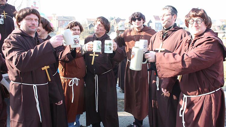 Eindrücke vom Faschingszug in Steinach.  Foto: Robert Huger
