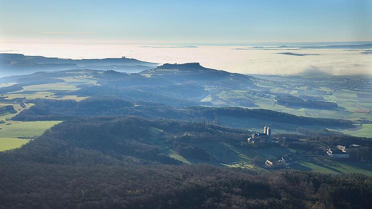 So schön ist der Landkreis Lichtenfels: Der Gottesgarten am Obermain mit Vierzehnheiligen, dem Staffelberg und dem Veitsberg .