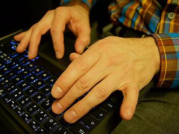 Ein Mann in Neuried hat mit einem Wutanfall am PC  einen Einsatz der Polizei ausgel&ouml;st. Symbolfoto: Pixabay
