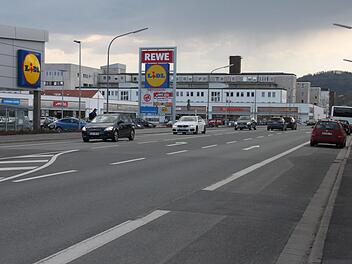 Die Staatsstraße 2191, die in Altenkunstadt über die Weismainer Straße verläuft, wird 2019 vom Freistaat saniert. Zuvor sollen die alten Kanäle und Wasserleitungen renoviert werden. Das würde der Gemeinde Kosten in Höhe von rund einer Millionen Euro bescheren. Stephan Stöckel