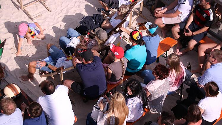 Den Kopf in den Sand stecken? Beste Voraussetzungen dafür am Stadtstrand! Foto: Teresa Hirschberg