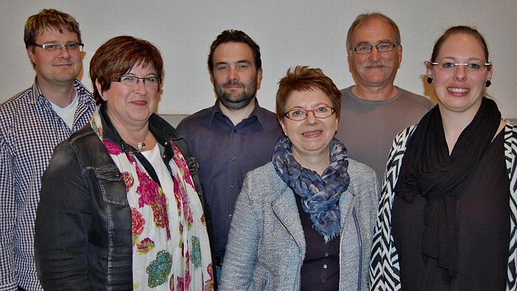 Der neue Vorstand des Bad Kissinger Vereinsbeirates mit (von links) Karsten Scheuring (Vereinsring Albertshausen), Sybille Balonier-Werner (Europa-Union), Carsten Martin (Musikverein Albertshausen), Barbara Thiele (Deutscher Frauenring), Manfred Stenke (Vereinsring Poppenroth) und Melanie Dotzer (Sportverein Garitz)  Foto: Von Dobschütz