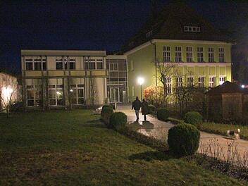 Wenn es im Ebermannstadter Rathaus dunkel ist, laufen die Heizungen weiter auf vollen Touren. Deshalb forderte Bürgermeister Franz Josef Kraus: "Das Nutzerverhalten muss sich ändern!" Foto: Hofbauer