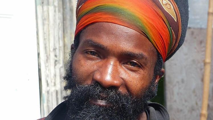 Die Rastamen mit ihren Dreadlocks gehören zu Jamaika wie der Sauerbraten zu Deutschland.