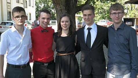 Tobias Kupfer (v.l.), Andreas Müller, Anna Friedel, Dennis Linder und Konstantin Haubner vom Ehrenbürg-Gymnasium.