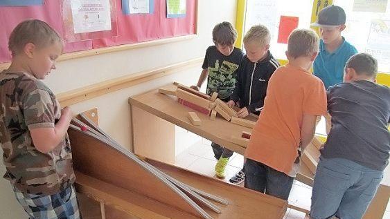 Die kleinen Forscher der "Miniphänomenta" Foto: Karl-Heinz Hofmann