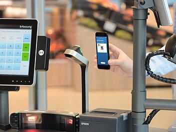Seit dem 13. Juni können Kunden die App "Lidl Plus" in allen Filialen  in Berlin und Brandenburg nutzen. Der deutschlandweite Rollout folgt bald. Lidl verspricht den Kunden viele Vorteile durch die Nutzung der App. Foto: Lidl