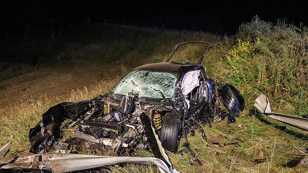 Ein 26-J&auml;hriger verlor die Kontrolle &uuml;ber sein Fahrzeug und verungl&uuml;ckte t&ouml;dlich auf der A3. Foto: Merzbach/News5