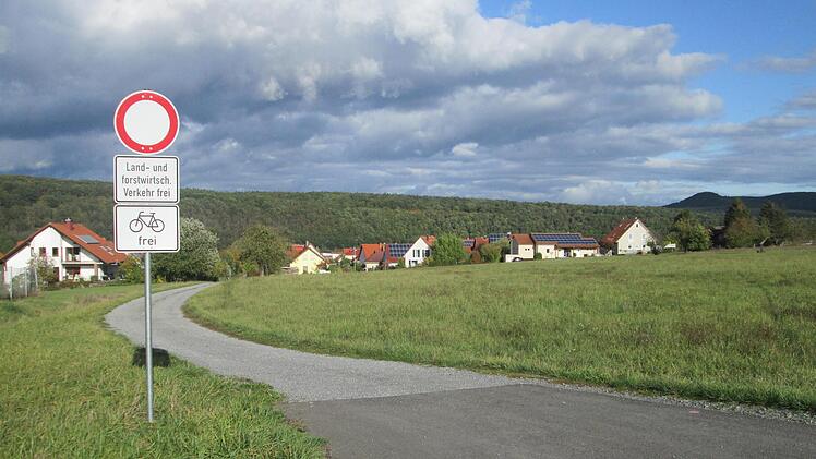 Für das neue Baugebiet "Am Hahn III" in Aura an der Saale sollen noch heuer die Aufträge vergeben werden. Winfried Ehling
