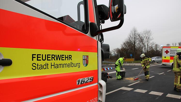 Eindrücke vom Unfall an der Anschluss-Stelle Hammelburg-Ost. Foto: Ralf Ruppert