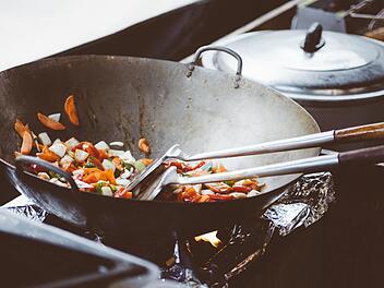 Beim "Scharfen Anbraten" von Gemüse oder Fleisch können einige Fehler passieren.