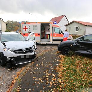Rauhenebrach: Seat und Dacia kollidieren